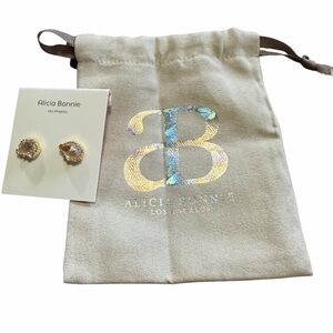 Alicia Bonnié Earrings with Pouch